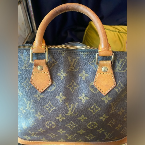 Louis Vuitton Alma Mm Bag - Picture 5 of 13